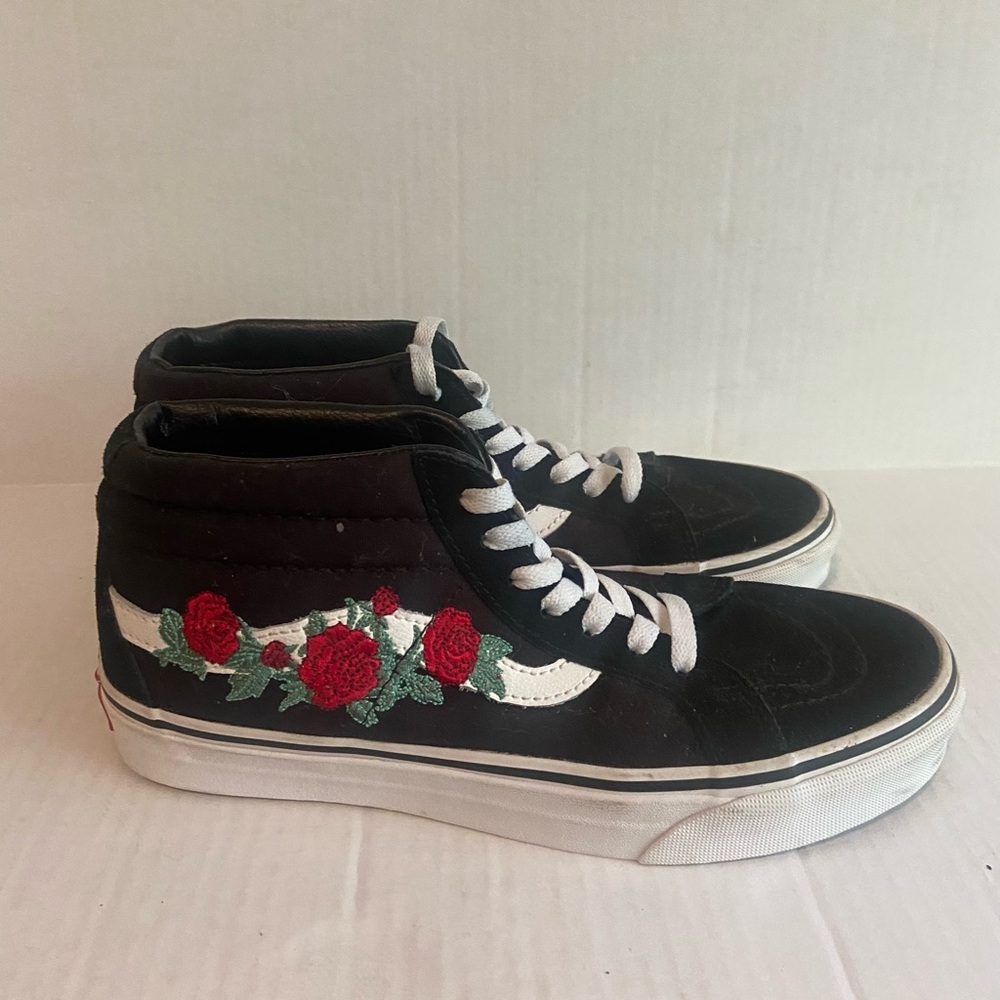 Vans Skate Mid Sneakers Black Lace-up Rose Embroidery Men’s 7 Women’s 8.5